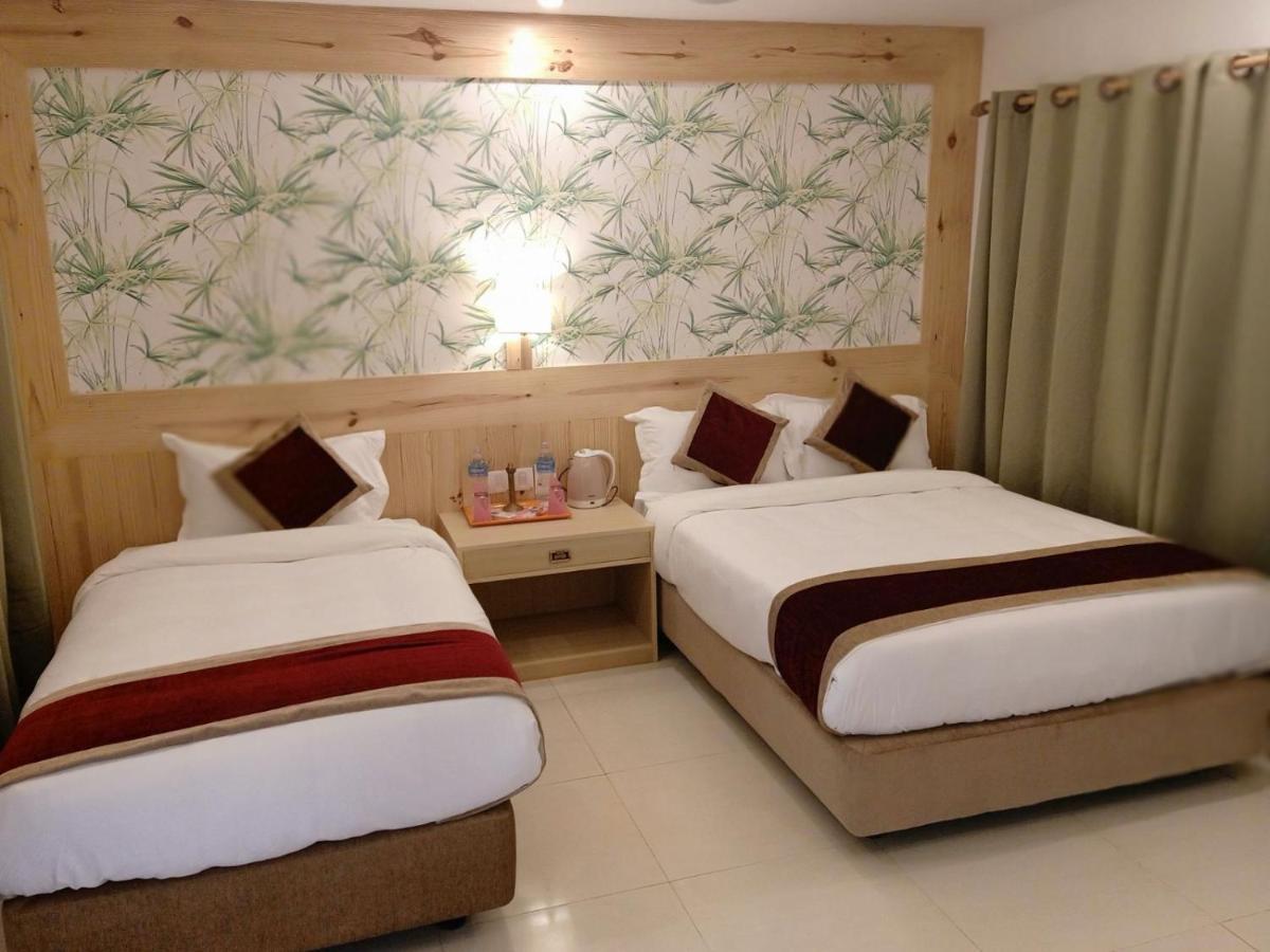 Hotel Parkland Sauraha Exterior photo
